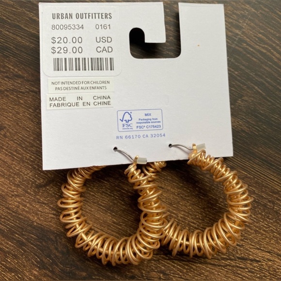 Urban Outfitters | Adara Spiral Hoop Earring Gold Earrings NWT - Picture 5 of 5
